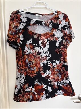 Paradox Floral Cut-Out Neckline Short Sleeve Top - Size 2X